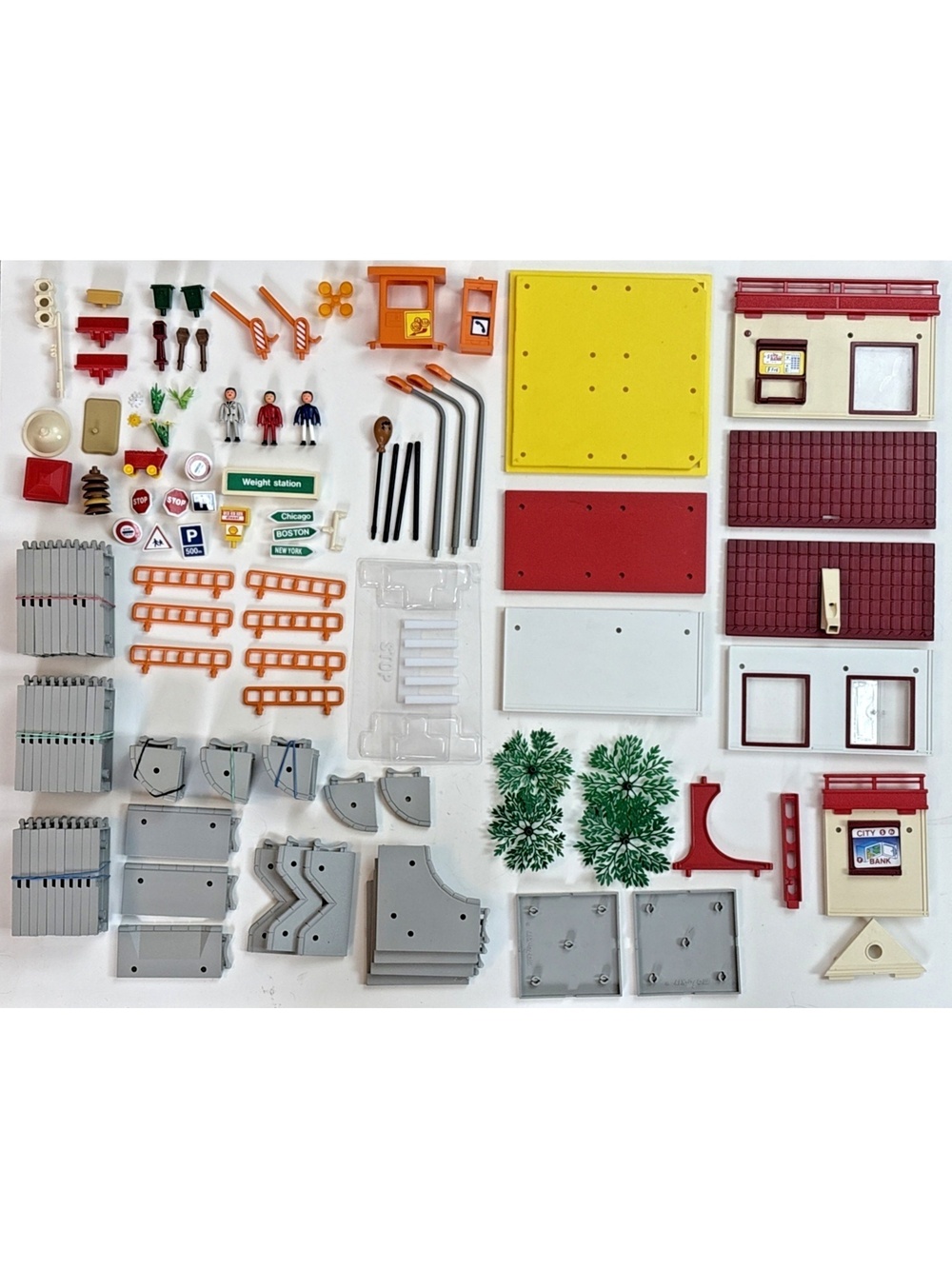 Vintage Majorette Majo-Kit Large Lot Mixed Sets Bank Figures Parts Read